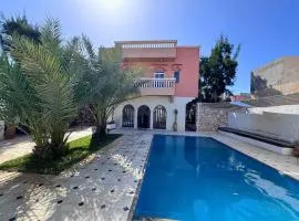 Villa détente - Piscine, billard et pétanque