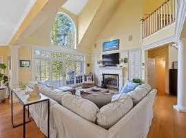 Riverfront Retreat On River Kayaks Firepit