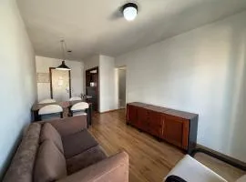 ENB1098 - Centro de SBC, com AC em um Flat hotel para até 3 pp