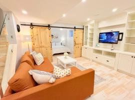 Family friendly 2BR basement unit with 2 Free parking, Hotel in Aurora