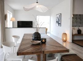 Vila Karup Modern Scandinavian Holiday Home, Hotel in Båstad