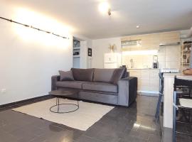 West Garden At Aigio By Greece Apartments, hotel din Aigio