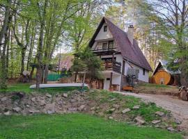 Chata Ružín nad Vodou, khách sạn ở Margecany