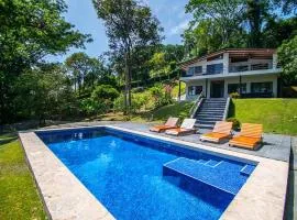 Casa Cascada NEW! Ocean View, Private Waterfall, Near Matapalo Beach!