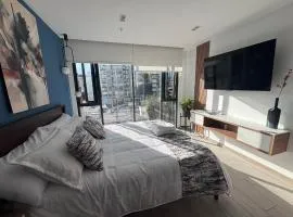 Suite exclusiva, piscina, sauna, turco, jacuzzi en área comercial de Quito