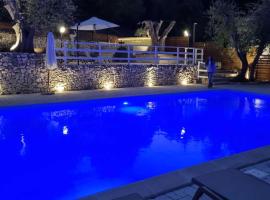 Village Valle D'Oro ApartHotel, hotel a San Menaio