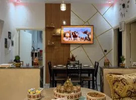 Appartement 2 chambres avec climatisation et Wi-Fi fibre à Meknès