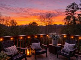 NEW Tranquil luxury escape! Sauna, Hot tub, MTN Views, BBQ, Fire pit, Double porch、ガトリンバーグのホテル
