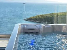 Elite Sea View Jacuzzi Penthouses