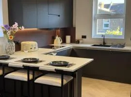 Luxury 3BR Flat Near East Croydon Gatwick 3WiFi