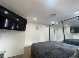 4 bedroom top floor with privacy
