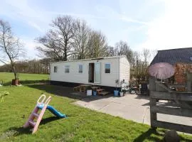 Cozy chalet with a view over the fields