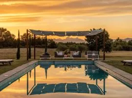 Farmhouse in Tuscany with Pool and Pizza Oven