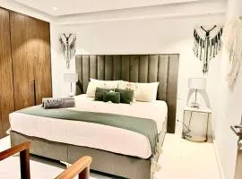 Oceanfront Luxury Escape Bolongo 1BR