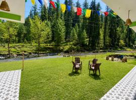 The Spiritual Cafe - Riverside Cafe & Homestay: Jibhi şehrinde bir otel