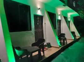 HOTEL COROLINA DELUXE GUEST HOUSE & VILLAs