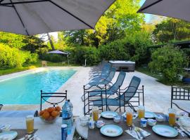 Domaine de Ris, hotel sa Ris-Orangis