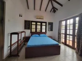 Cozy Beachside Private Room-100m walk to the beach