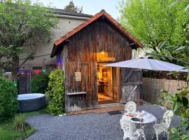 Cabanon Historique avec Jacuzzi Privé & Jardin - Pau