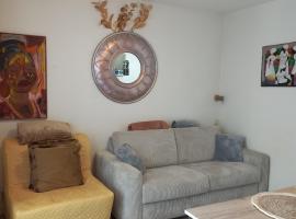 Studio SAFARI, Hotel in Bagnères-de-Luchon