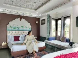 Hide-In Udaipur - A Lake View Boutique hotel