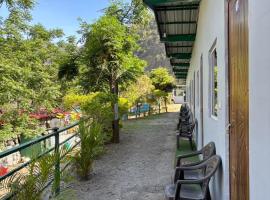 Stay Maasa Resort, отель в городе Shivpuri