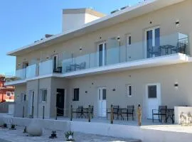 Penelope - Luxury Sea Front Studio