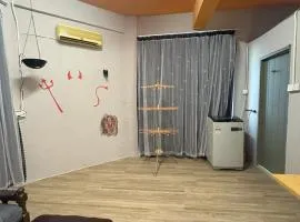 Baby Devil Studio 8 pax Homestay