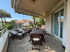 CV022 - Cervia, trilocale con patio, terrazzo e mansarda