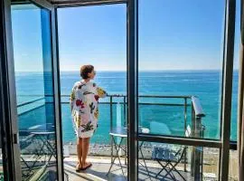 2BR Beachfront Luxury Suite with Panoramic Sea Views