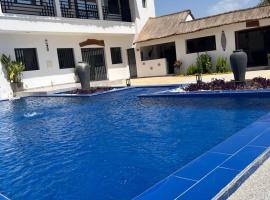 Ecolodge La Grande Tortue - Maison d'hôtes, מלון בטובב דיאלו