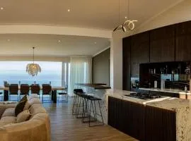 Solyn Villa Luxury Garden Route Villa in Wilderness