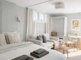 Cozy Villa Studio Near Heart of Stockholm- Private Entrance & Free Parking