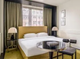 The Dean Munich, Autograph Collection