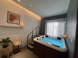 Soly House-3BR-3WC-Jacuzzi-Near My Khe Beach