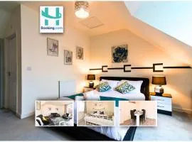 3BR Home Perfect for Groups Contractors Insurance Stays Near Centre Long Stay Ready With Free Parking