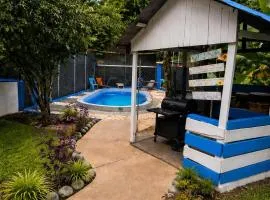 Springhouse jarabacoa casa colorida piscina privada