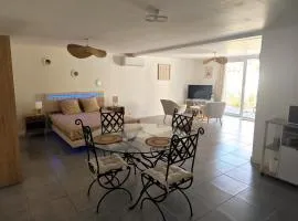 Studio cosy indépendant avec jardin privé