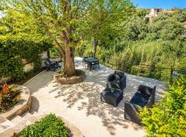 A CASA CORBAIA Appartement 40 m2, jardin privé, parking, proche centre ville et mer Apartment 40 m2, private garden parking near town center and sea port and airport, hotel a Bastia