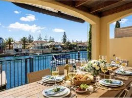 Waterfront Escape Jetty, Kayaks & Dining Views