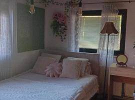 LOVELY ROOM in Rose resort, Ljubljana、リュブリャナのホテル