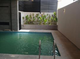 شقق ثري ستار للشقق المخدومة -التعاون, hotel en Riad