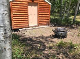 Sleeping log Cabin West roughing it easy, Hotel in Verdure