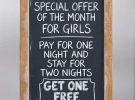 Students Under 40 - Get 1 Night Free - Book Now: Palermo şehrinde bir otel