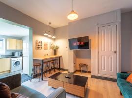 4 Bedroom Stylish House in Redditch - Free Parking – hotel w mieście Redditch