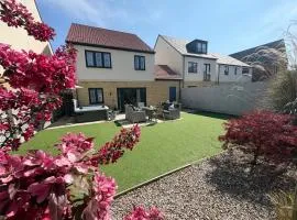 CAPTAINS HOUSE WHITBY - HOT TUB - Luxury