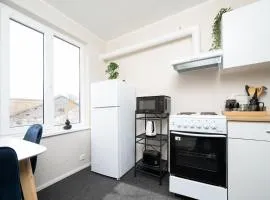 Apartment 8 - Bright 2BR Apartment, Near Centre, Airport Access