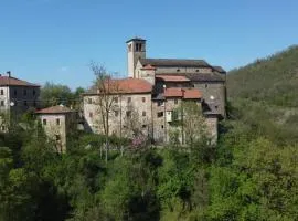 Via Castello Gombola 24