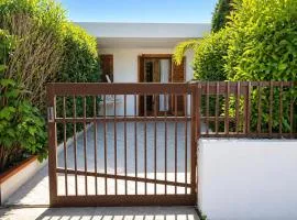 M&R House
