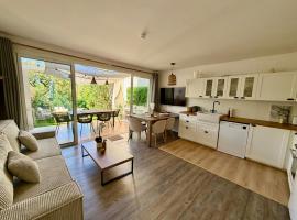 Les Restanques 3 Bedroom Villa Leona, Hotel in Grimaud
